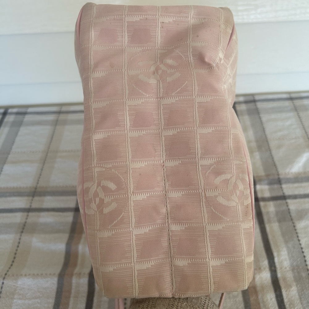Chanel Light Pink Tote Bag- CC Logo - Picture 6 of 16